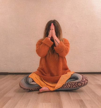 Amanda Tilly är meditationsinstruktör och lär oss omfamna hösten Amanda Tilly är meditationsinstruktör och lär oss omfamna hösten